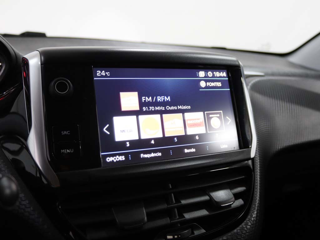 PEUGEOT 208 1.2 PURETECH SIGNATURE full