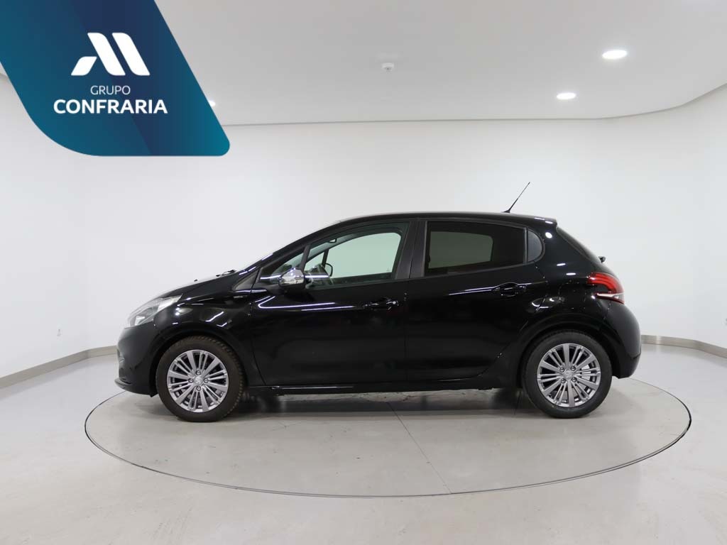 PEUGEOT 208 1.2 PURETECH SIGNATURE full
