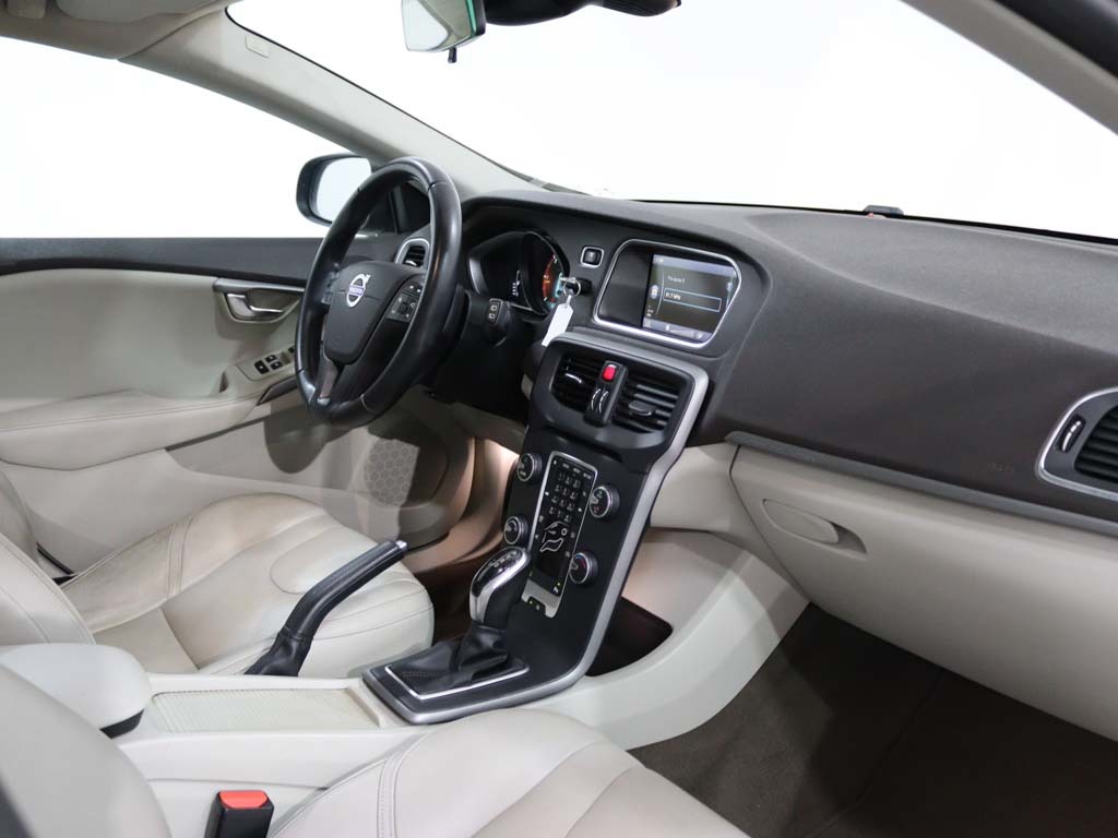 VOLVO V40 Cross Country 1.6 D2 KINETIC POWERSHIFT full